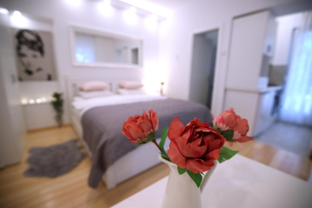 Apartamento La Vie Est Belle Zagreb Exterior foto